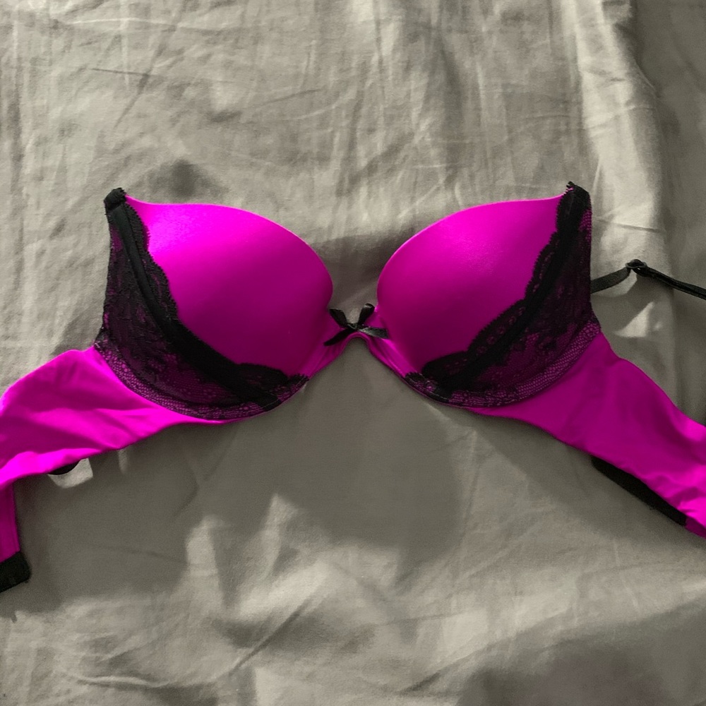 Victoria’s Secret Very Sexy push-up bra